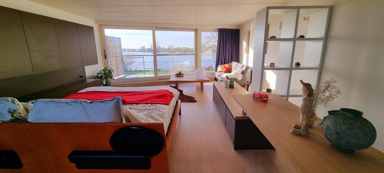 Cozy House At The Lake Назарет Екстериор снимка
